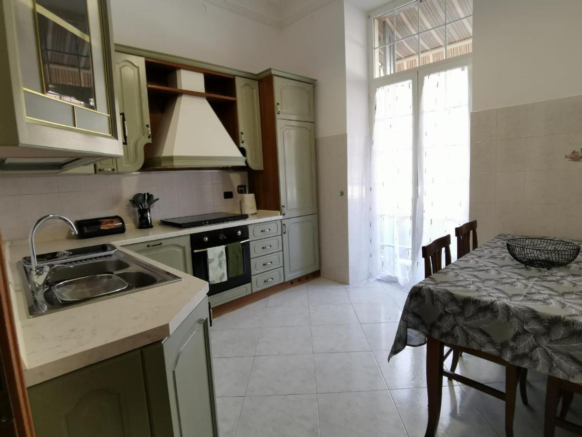 Casa In Centro Apartment Ventimiglia Bagian luar foto